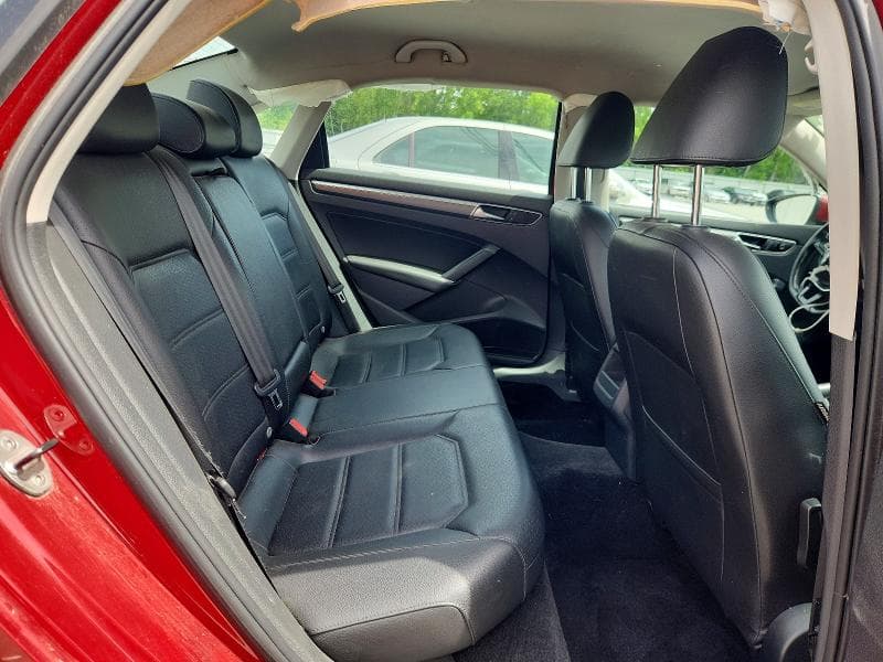 2017 VOLKSWAGEN PASSAT R-LINE 10