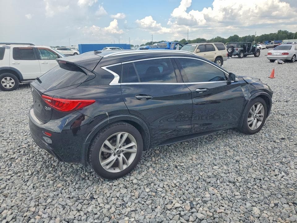 2018 INFINITI QX30 ESSENTIAL 3