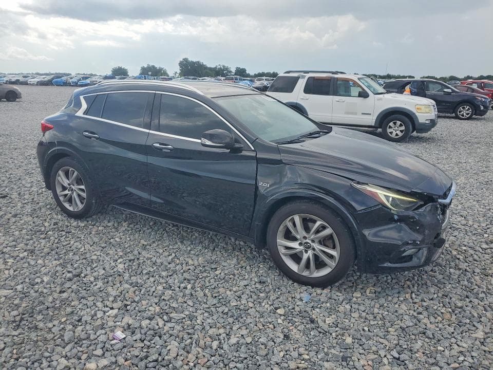 2018 INFINITI QX30 ESSENTIAL 4
