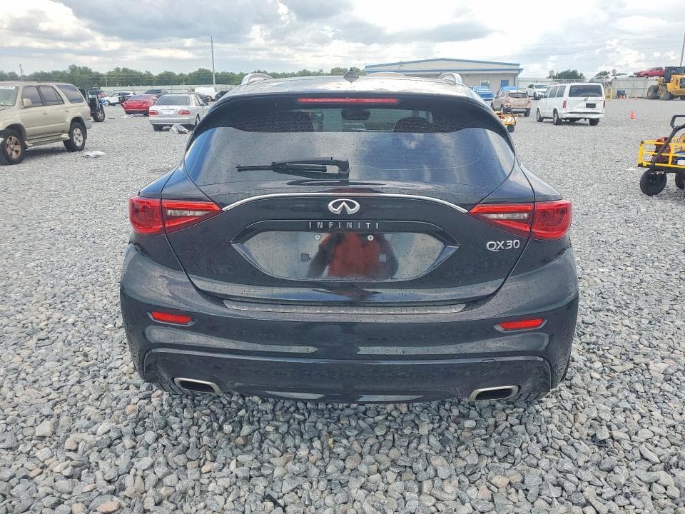 2018 INFINITI QX30 ESSENTIAL 6