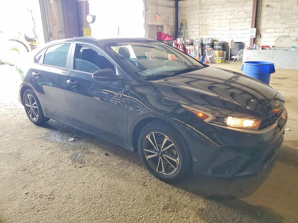 2023 KIA FORTE 4