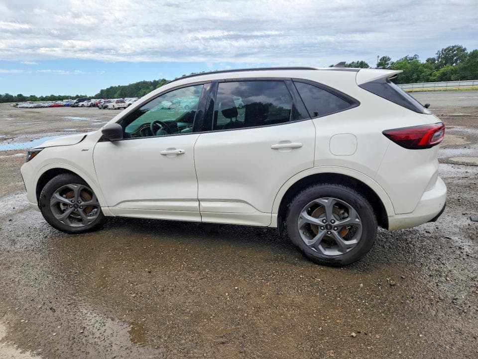 2023 FORD ESCAPE ST LINE 2