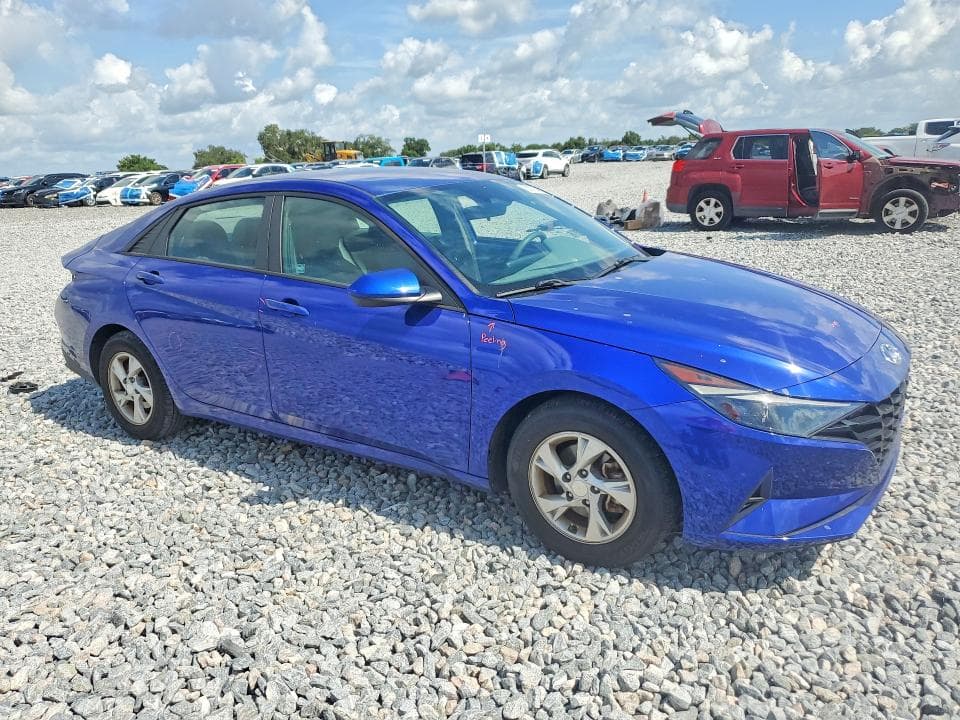 2021 HYUNDAI ELANTRA SE 4