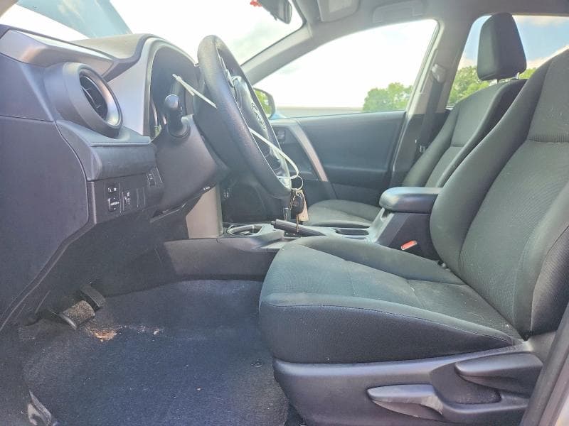 2016 TOYOTA RAV4 LE 7