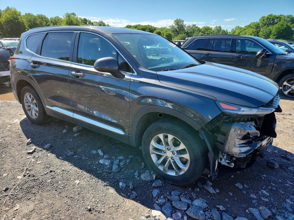 2020 HYUNDAI SANTA FE SE 4