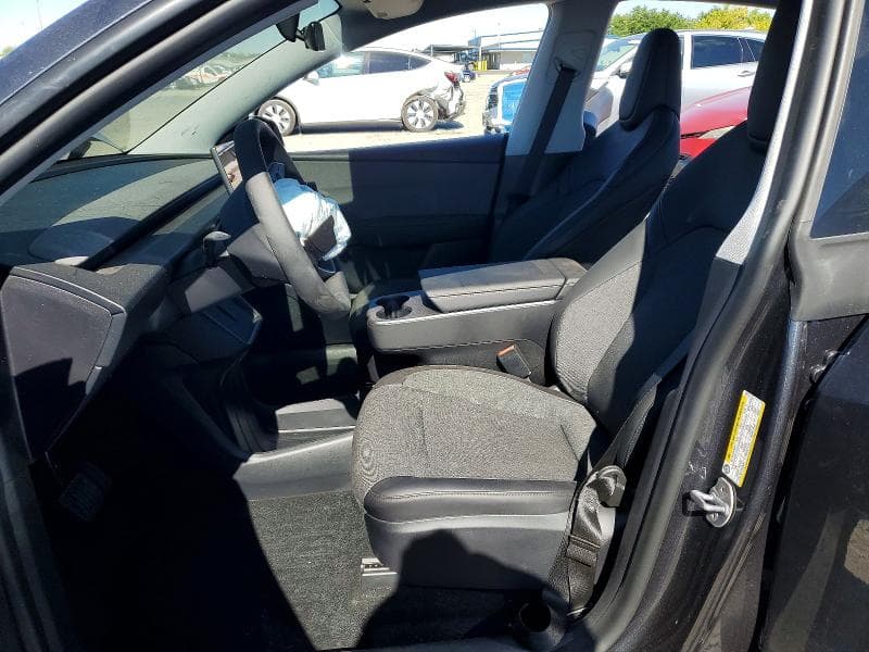 2026 TESLA MODEL Y 7