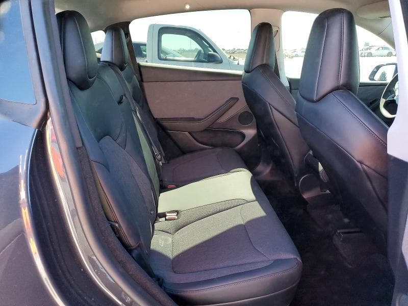 2026 TESLA MODEL Y 10