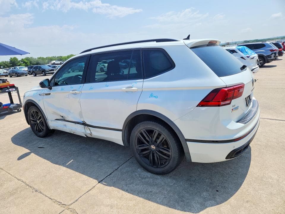 2022 VOLKSWAGEN TIGUAN SE R-LINE BLACK SE R-LINE BLACK 2