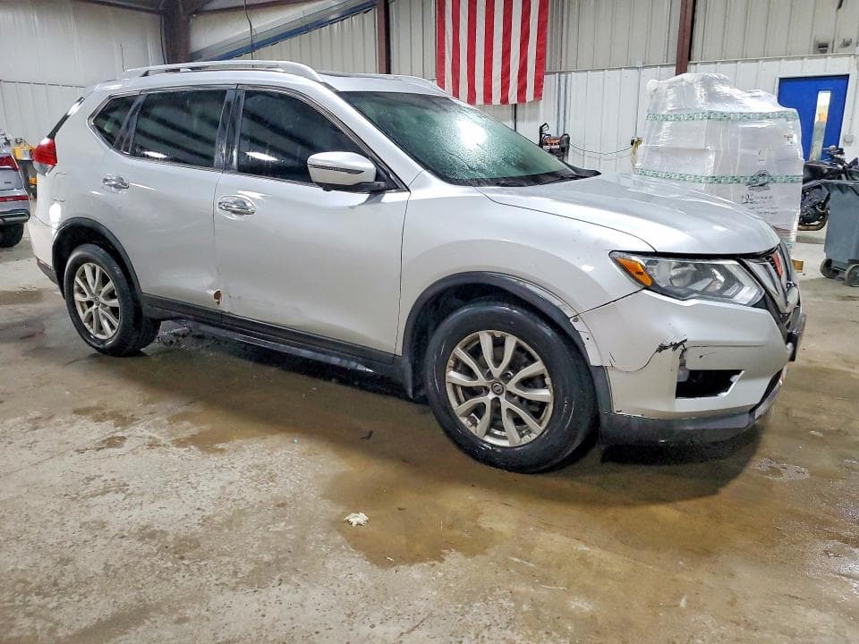 2017 NISSAN ROGUE SV 4