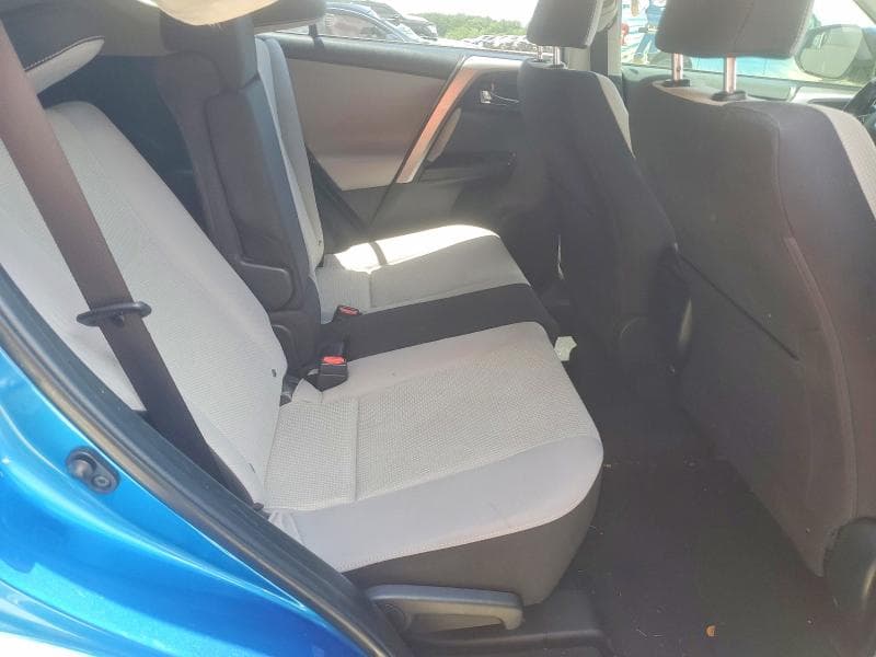 2016 TOYOTA RAV4 XLE 11
