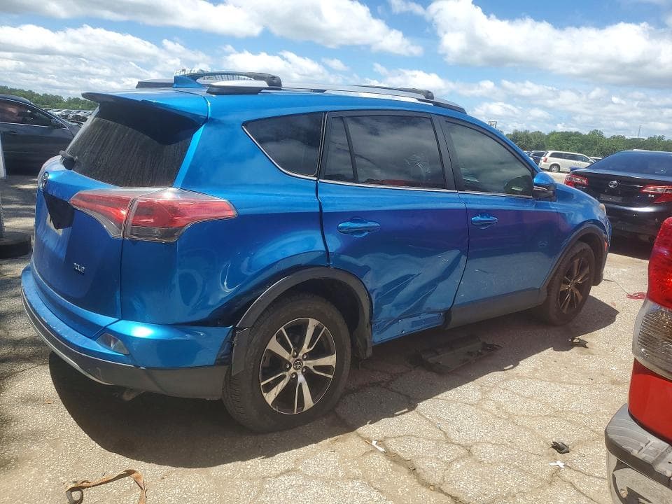2016 TOYOTA RAV4 XLE 3