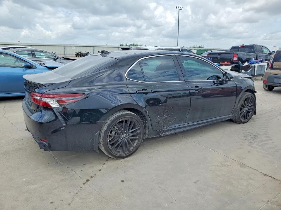 2023 TOYOTA CAMRY XSE 3