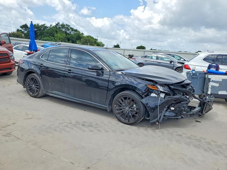 2023 TOYOTA CAMRY XSE 4