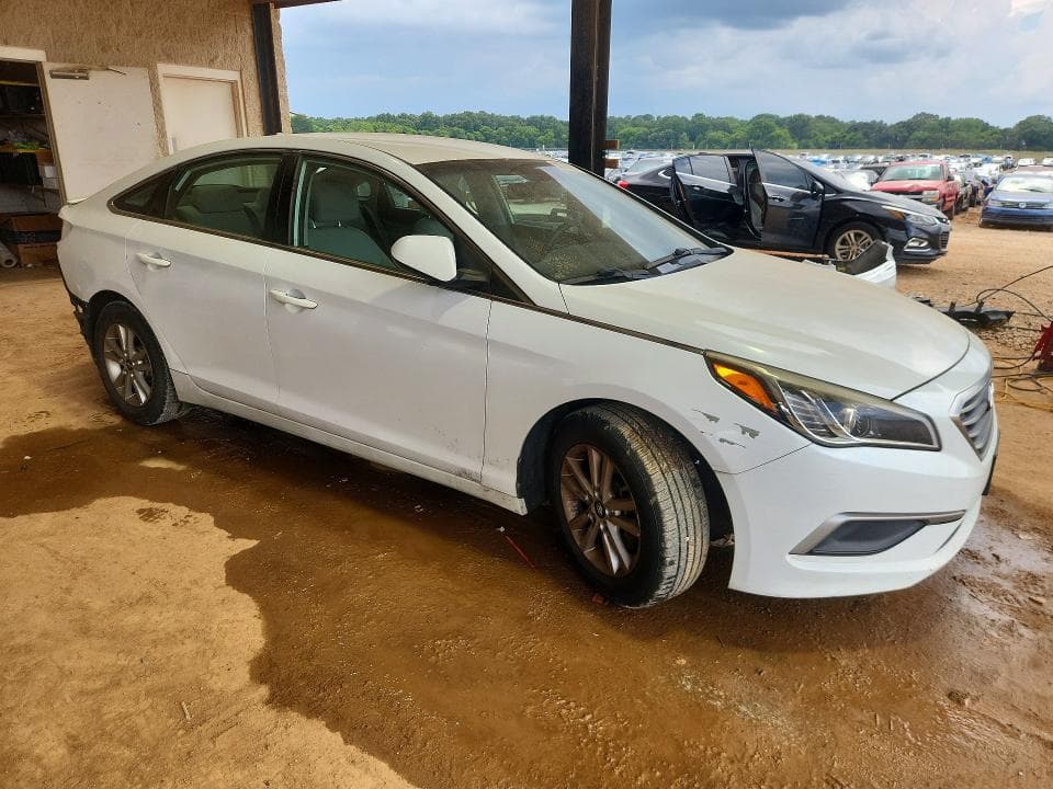 2017 HYUNDAI SONATA SE 4