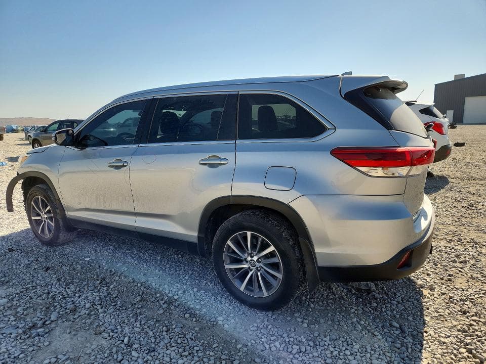 2019 TOYOTA HIGHLANDER XLE 2