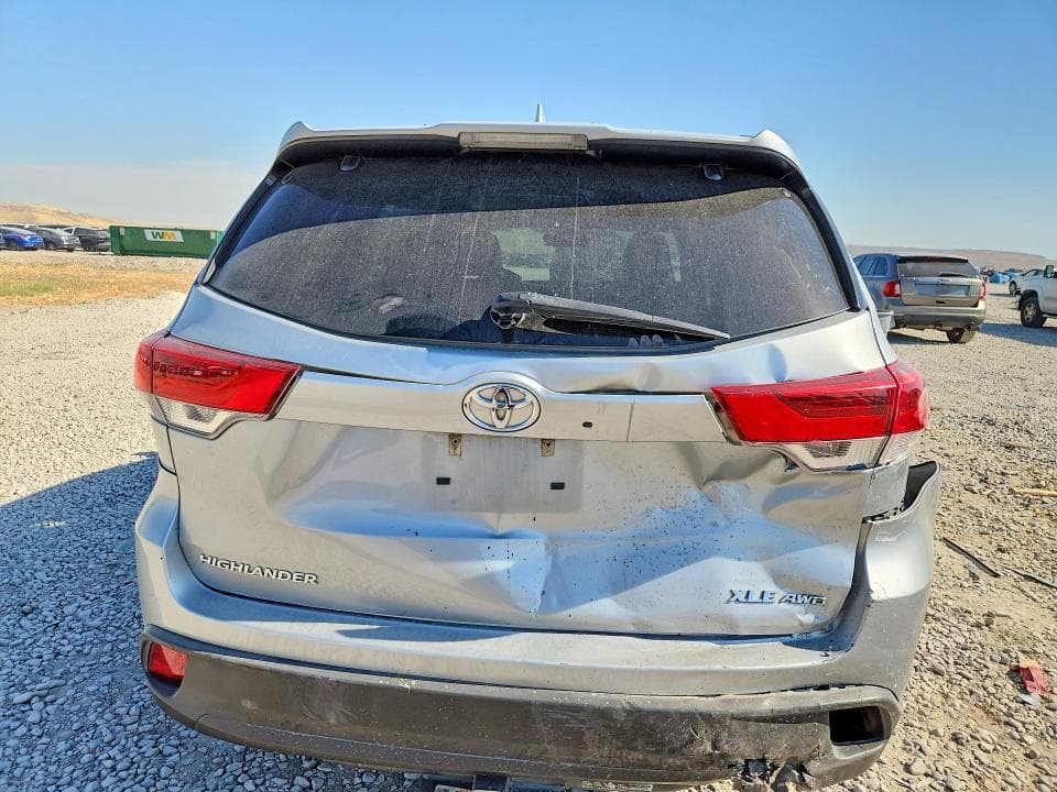 2019 TOYOTA HIGHLANDER XLE 6