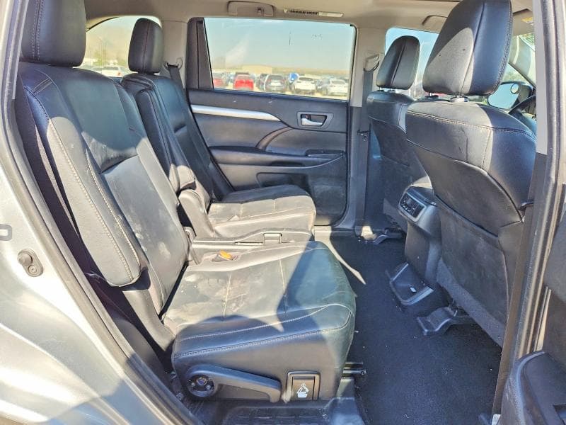2019 TOYOTA HIGHLANDER XLE 10