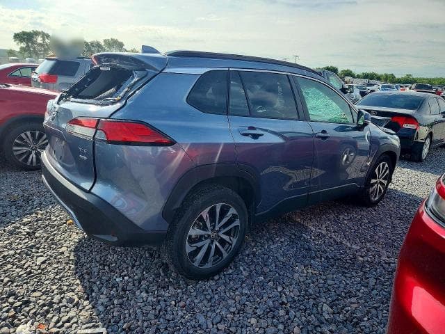 2023 TOYOTA COROLLA CROSS XLE 3