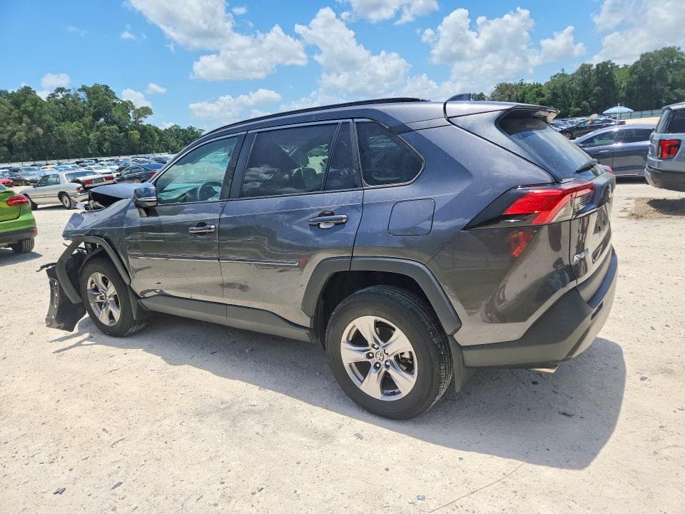 2023 TOYOTA RAV4 XLE 2