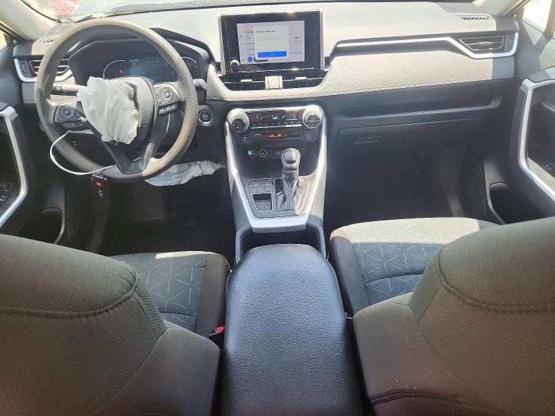 2023 TOYOTA RAV4 XLE 8