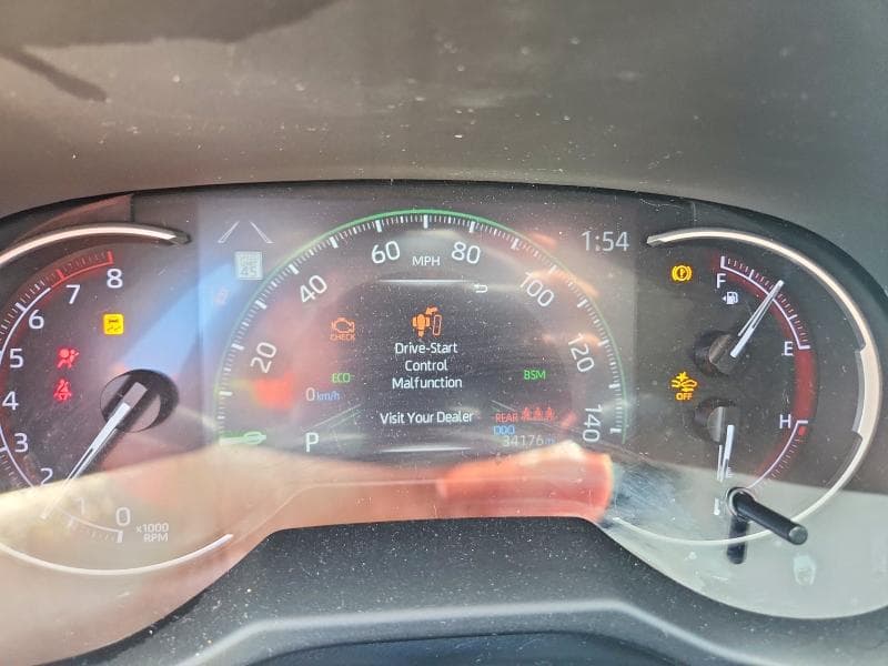 2023 TOYOTA RAV4 XLE 9