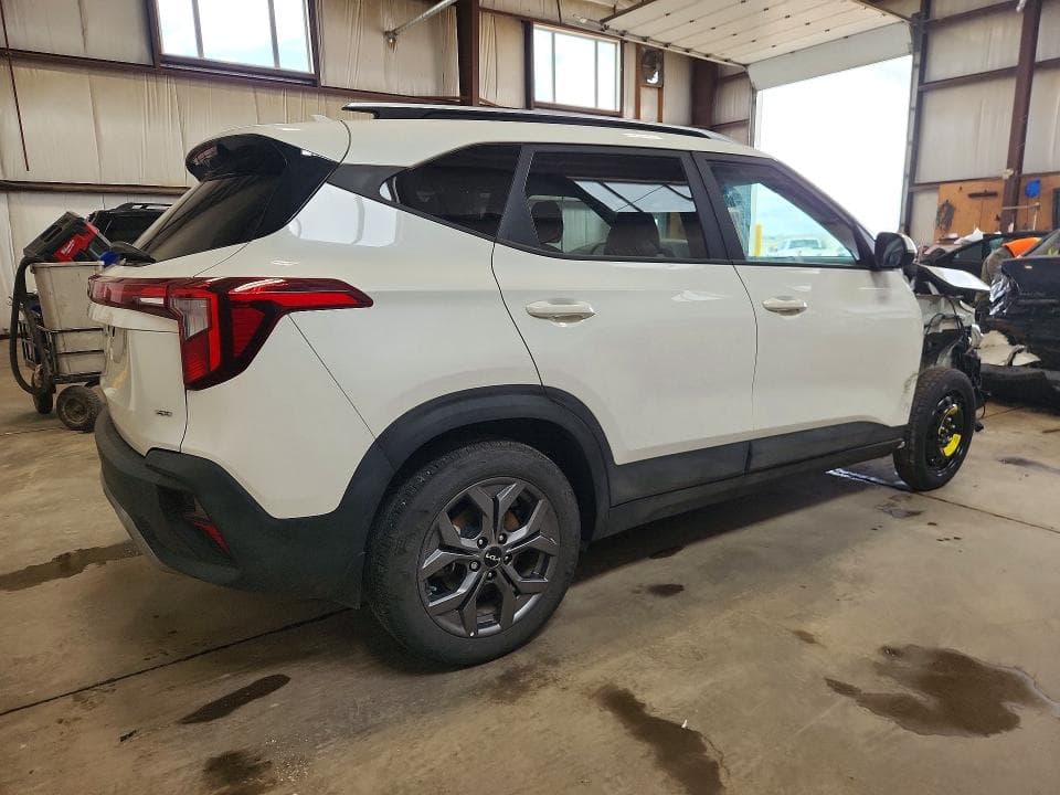 2025 KIA SELTOS LX 3