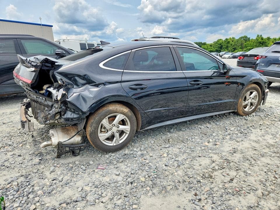 2022 HYUNDAI SONATA SE 3