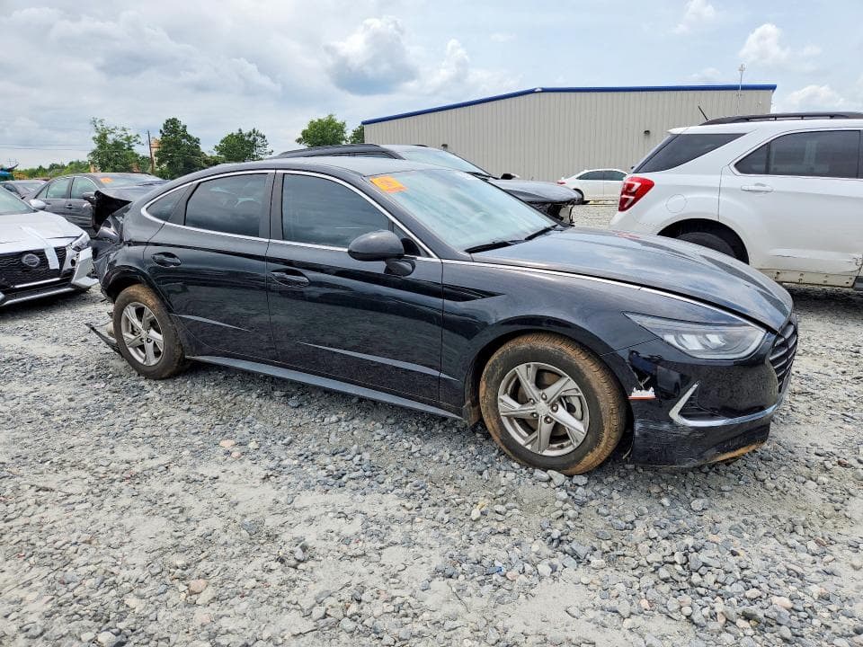 2022 HYUNDAI SONATA SE 4