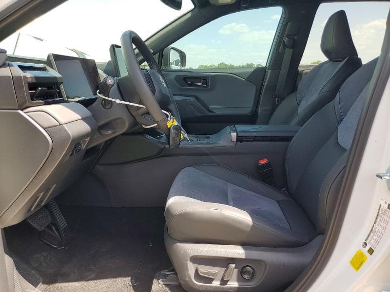 2026 TOYOTA RAV4 XSE 7