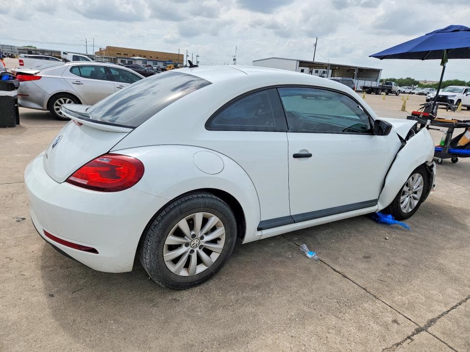 2018 VOLKSWAGEN BEETLE S/COAST 3