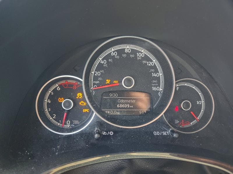 2018 VOLKSWAGEN BEETLE S/COAST 9