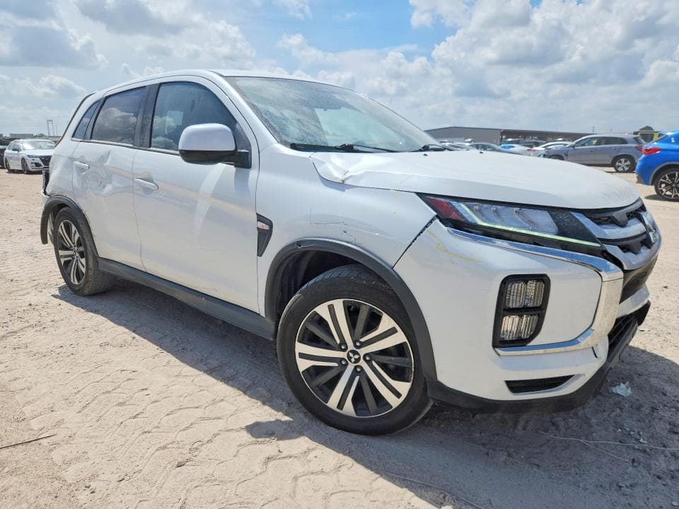 2020 MITSUBISHI OUT 4