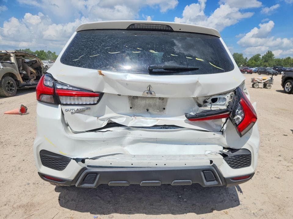 2020 MITSUBISHI OUT 6