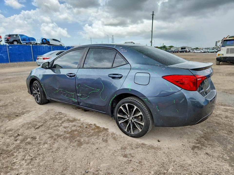 2017 TOYOTA COROLLA SE 2