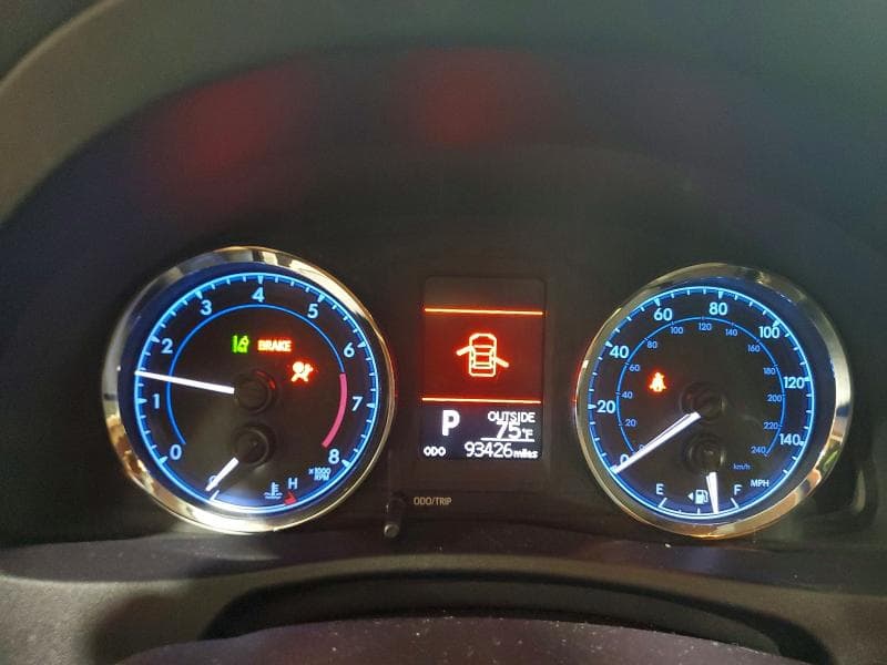 2019 TOYOTA COROLLA LE 9
