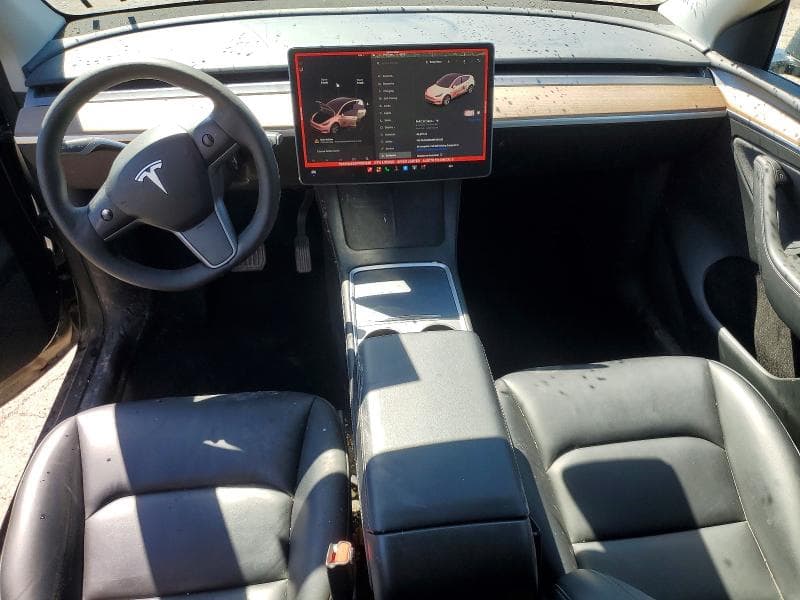 2023 TESLA MODEL Y 8