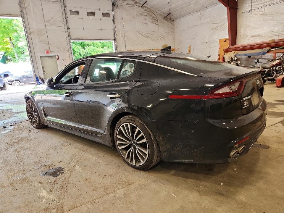 2018 KIA STINGER PREMIUM PREMIUM 2