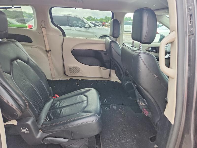 2019 CHRYSLER PACIFICA TOURING L 10