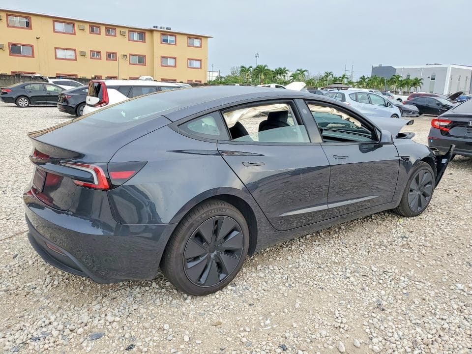 2026 TESLA MODEL 3 3