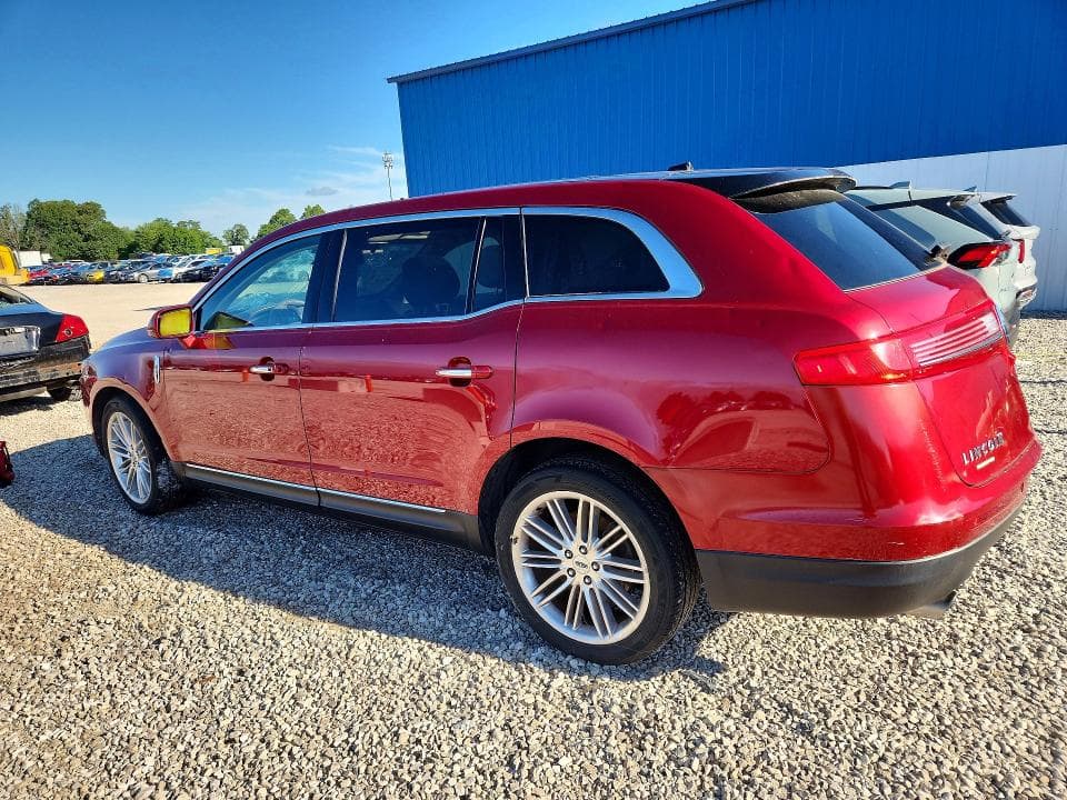 2018 LINCOLN MKT 2