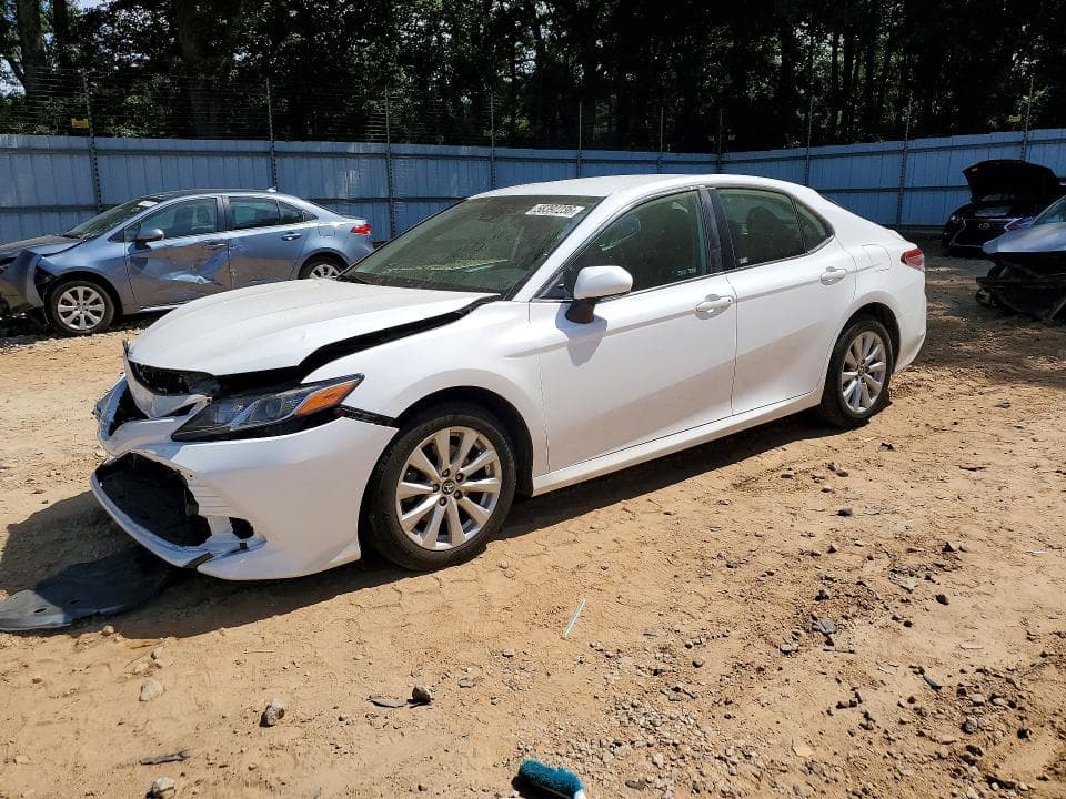 2019 TOYOTA CAMRY LE - 1