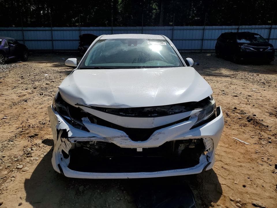 2019 TOYOTA CAMRY LE 5