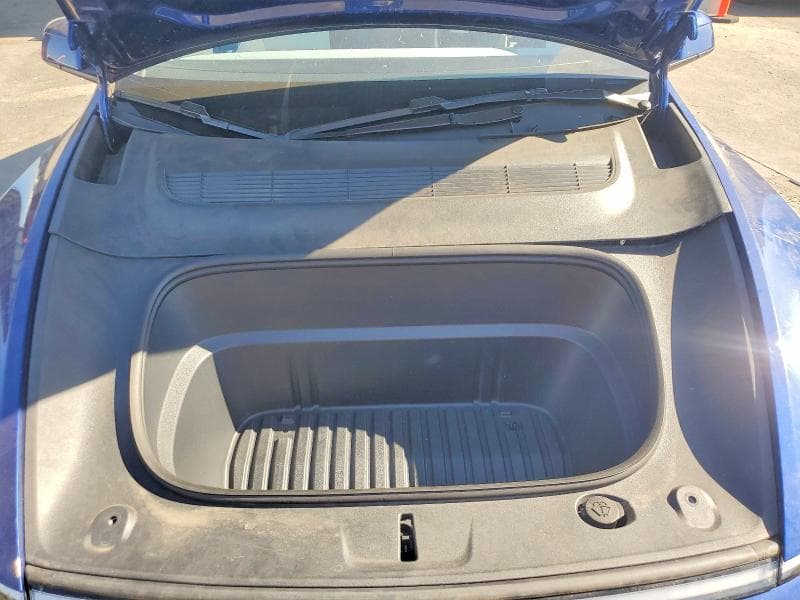 2026 TESLA MODEL Y 12