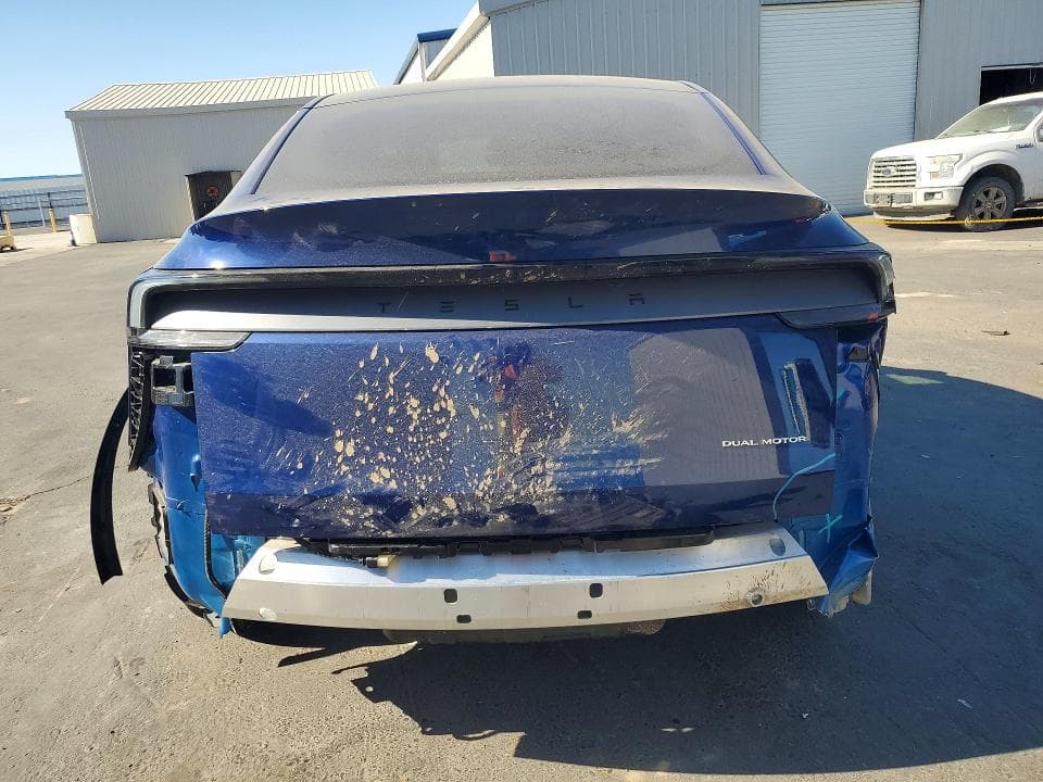 2026 TESLA MODEL Y 6