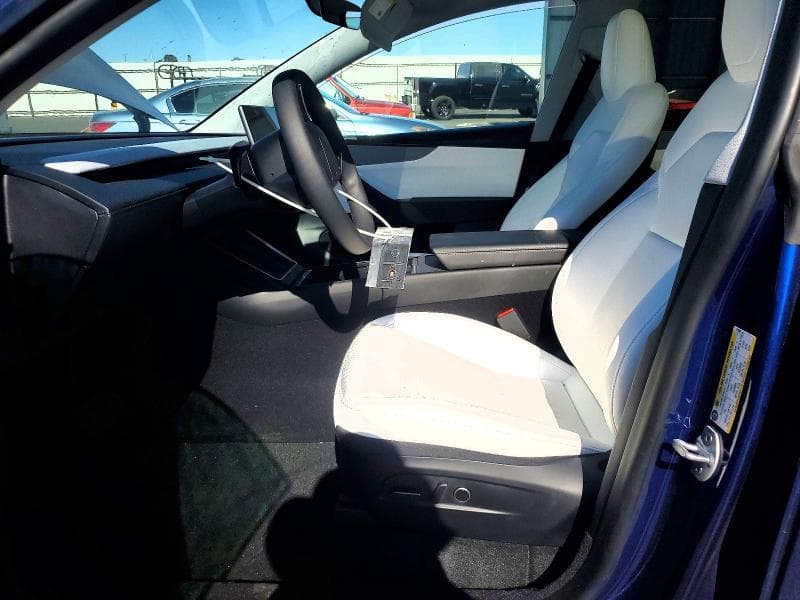 2026 TESLA MODEL Y 7