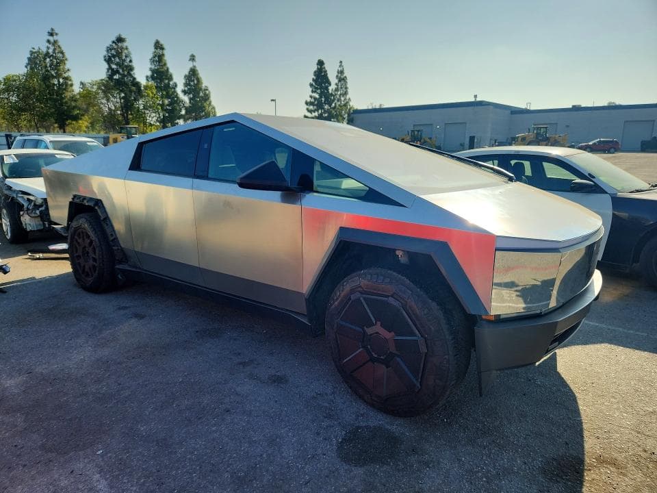 2024 TESLA CYBERTRUCK 4