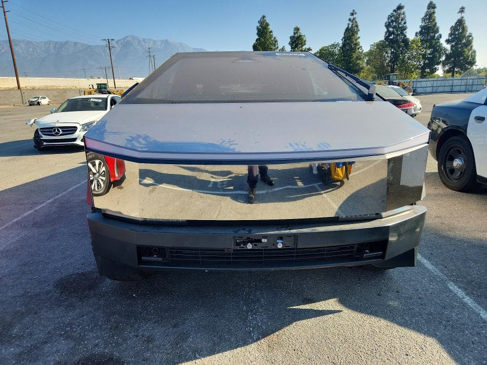 2024 TESLA CYBERTRUCK 5