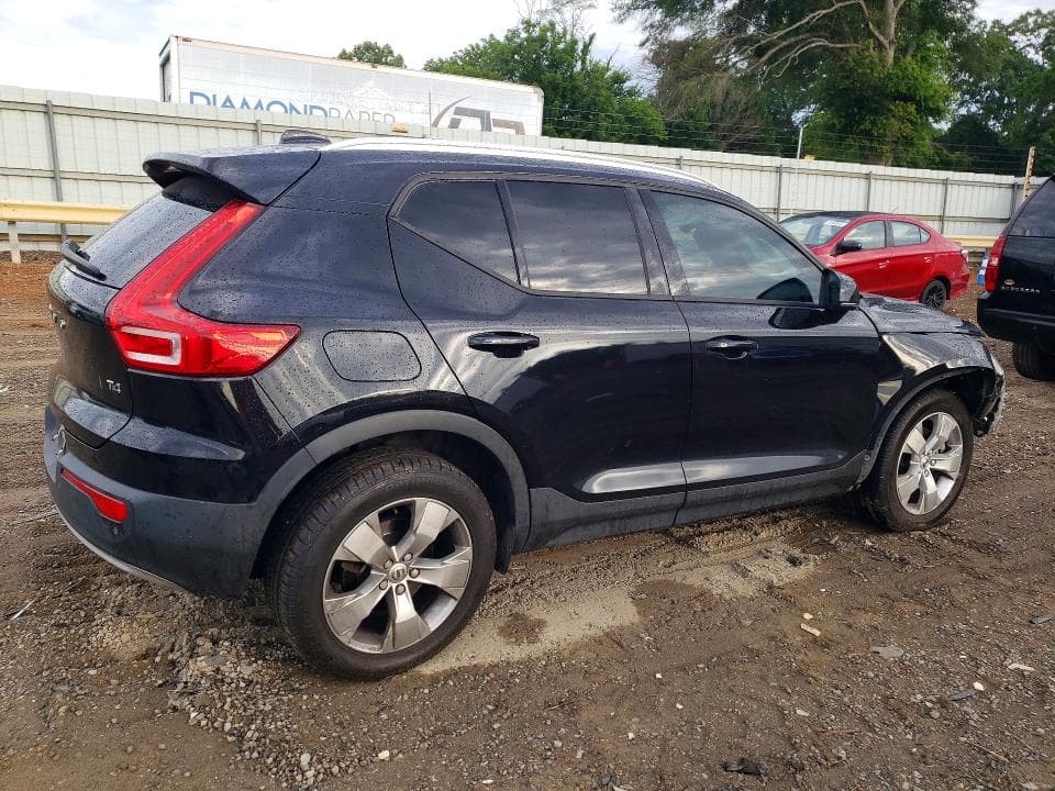 2020 VOLVO XC40 T4 MOMENTUM 3