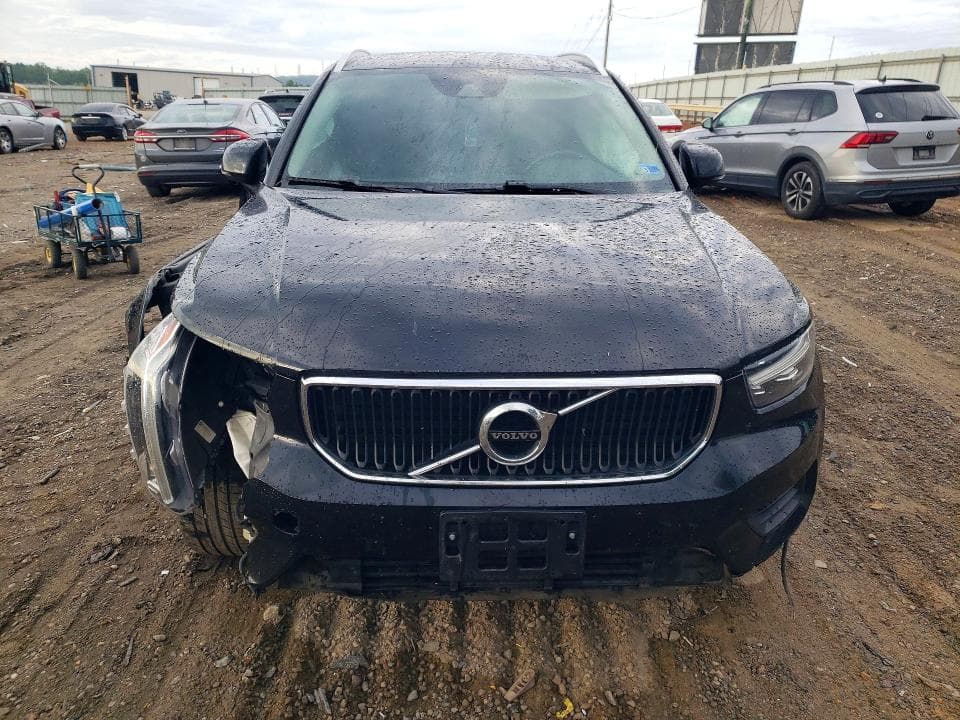 2020 VOLVO XC40 T4 MOMENTUM 5