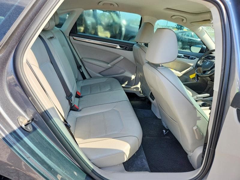 2017 VOLKSWAGEN PASSAT SE SE 10